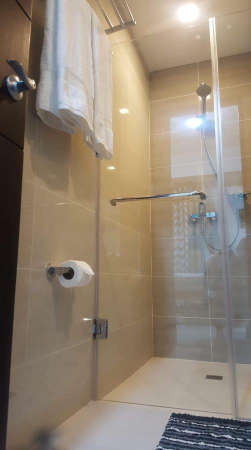 101 Newport Condo C2 Manila Eksteriør bilde